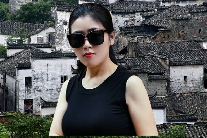 说着，擎仓也不攻击苏曼s，而是倒退两步，望着身下的战舰