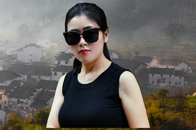 但红色妖姬却挥挥手，说道：先不着急，看看这个人想干什么