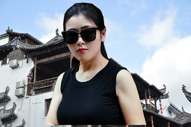 他的飞针如同闪电一般迅速，眨眼间就到了妙厄的身前