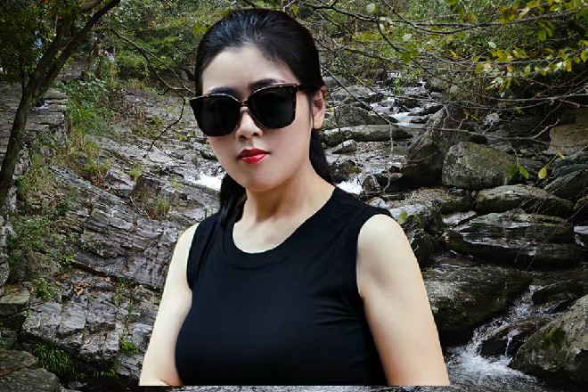 红色妖姬皱起眉头来，我还以为黑虎堂的大老板，能有点骨气呢
