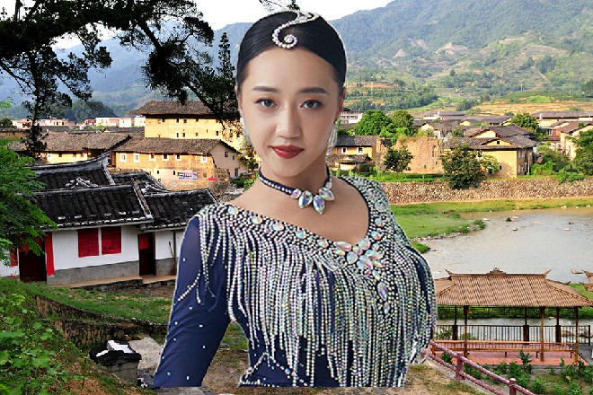 这是啥啊，他低头一看，发现自己的手正抓在人家女子的胸上