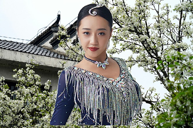 而内家武师练的是体内的真气，也就是俗话里的内练一口气