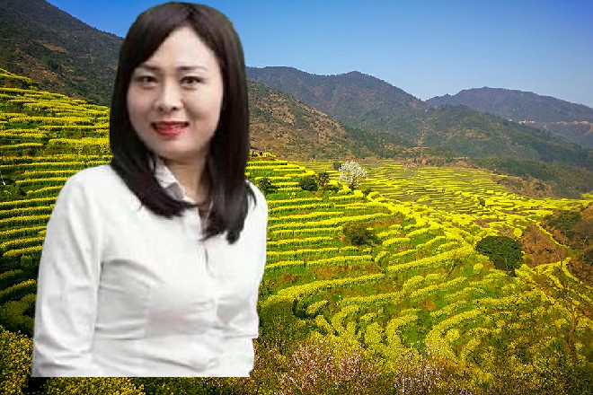 不过猴子并没有出手，因为他身边站着两个麒麟卫呢