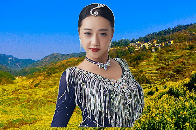 贞德点点头，并没有惊慌，而是继续划出了召唤之门
