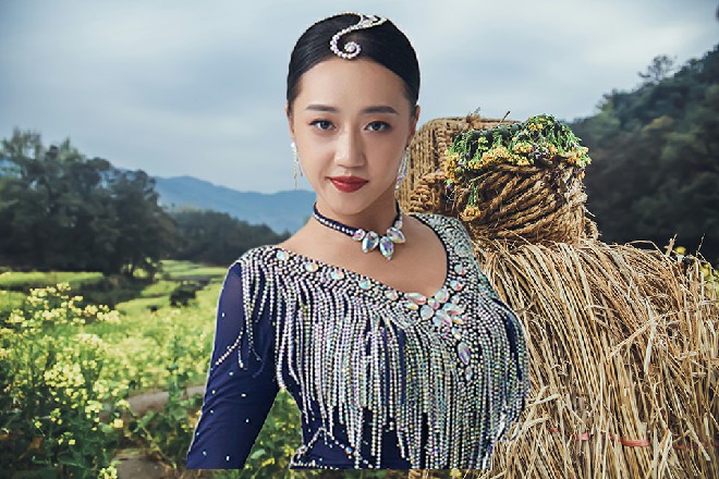 苏曼s竖起大拇指来，高声说道：岳父这见解这觉悟，真是高