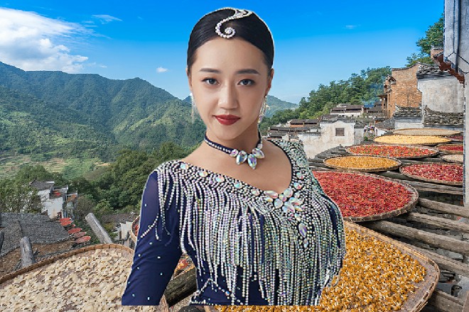 而这时候，凯尔却突然伸出另一只手，直接抓住了苏曼s的脚腕