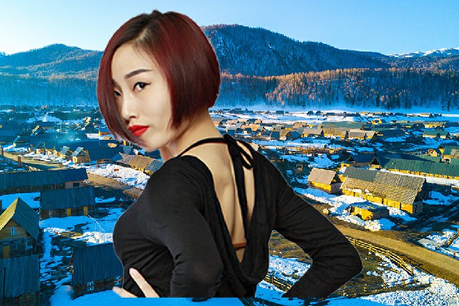 这神殿里十分昏暗，仿佛有什么黑暗在侵蚀这里一样