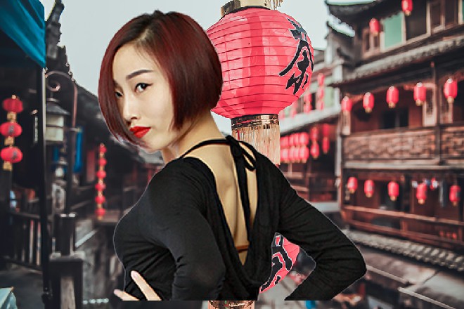 苗甜觉得脸上痒痒的，不过出人意料的竟然有点很舒服的感觉