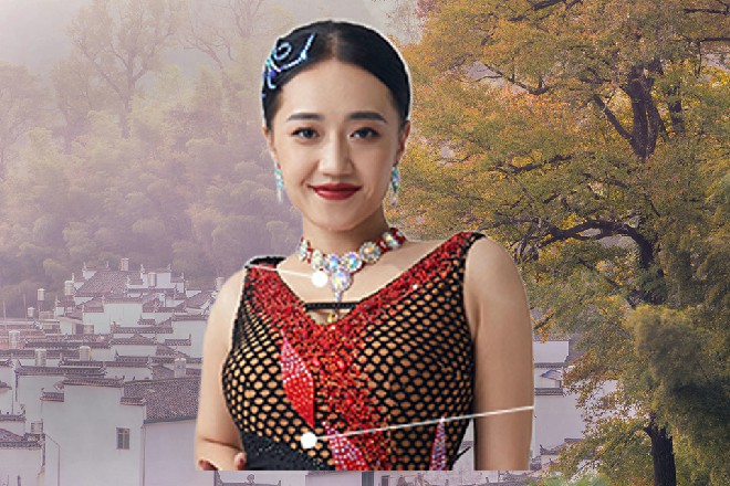 黄百川看着若依手里的黑剑，咽了一口口水，忍不住问道