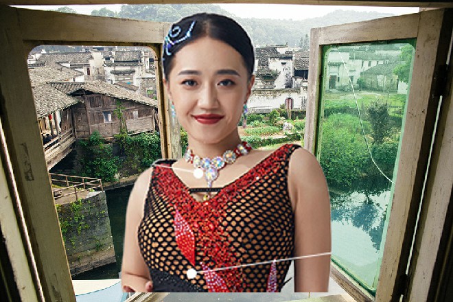 大剑停留在他的手掌上方，微微颤抖着，发出着龙吟之声