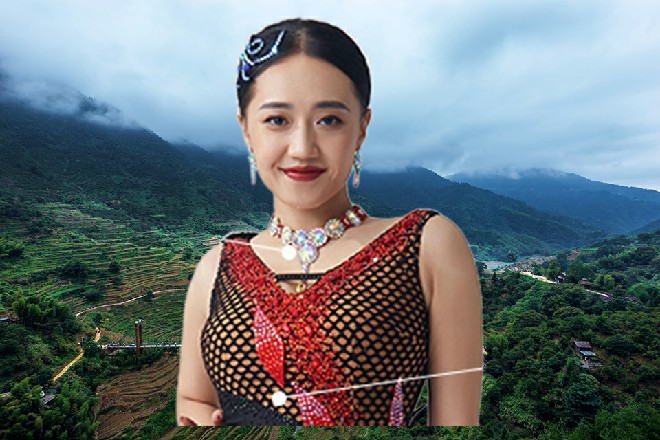 虽然不认识这个女人，但王玥还是隐隐感觉到了一丝威胁