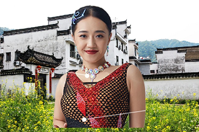 这一下，美丽的小萝莉贞德，一下就成为了H大的小辣椒
