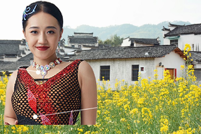 狱警把红色妖姬丢进去之后，看了一眼看守所里面关着的几个人