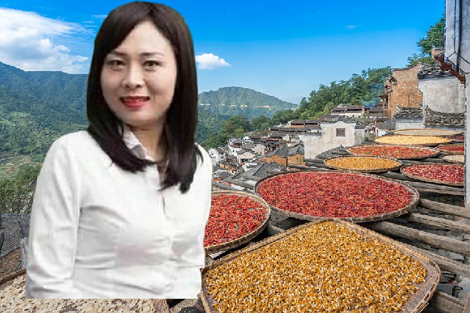 而如今，江湖中两大美女不分先后，平分秋色，一正一邪