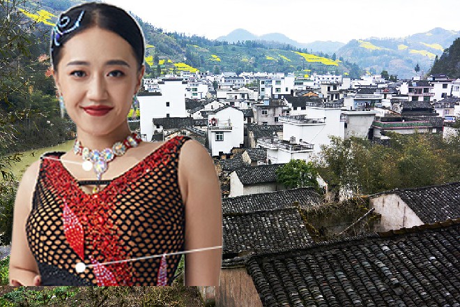 玉生尘带着一众家丁，趾高气昂地，直接走到了南海的边上