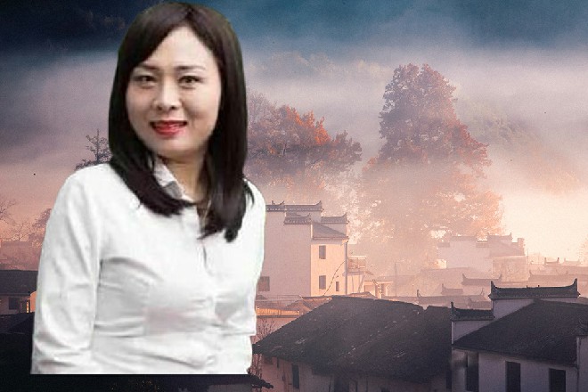 罗莉扬扬眉毛，把头盔丢给了苏曼s，戴好了要遵守交通规则