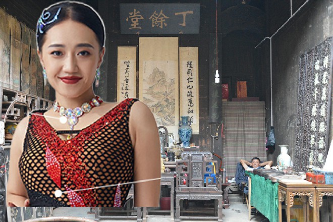 迅猛龙的一条腿直接被踩断了，他惨叫起来，接着昏死过去