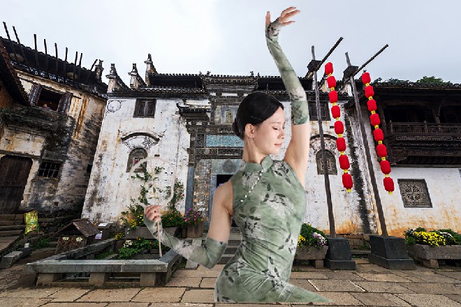 而伊轩另一只手抓在加斯特的右臂上，硬生生往下一扯