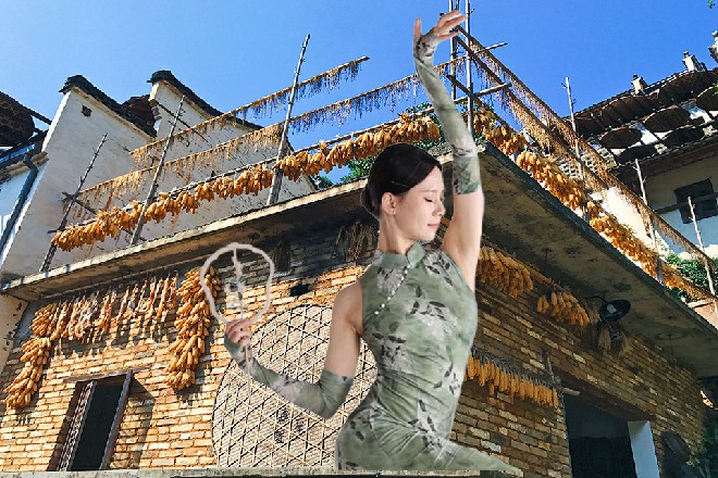 红色妖姬一拱手，以后有这个机会的话，我一定偿还这个人情