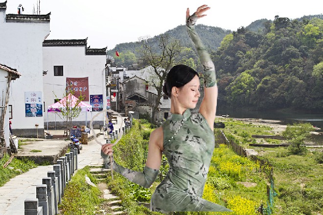 苏曼s吐了一口烟雾，然后看着王玥，眼中有一种说不出的东西