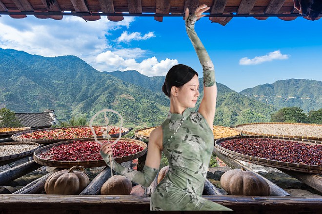 战龙诀开启，红色妖姬的一双手上甚至长出了鳞片一样的东西