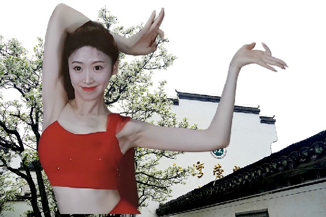 红色妖姬一边攻击，一边还有兴致聊天，刚才那尿性呢哪去了