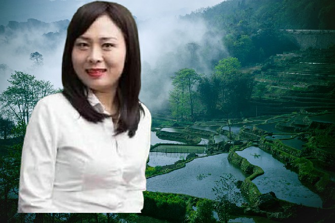 那水忍的胳膊直接飞掉了，显然是被大源惠子的刀给切断了