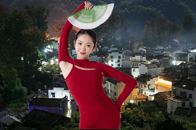 天使化之后的艾伦已经是全力出手了，依然不是水华的对手