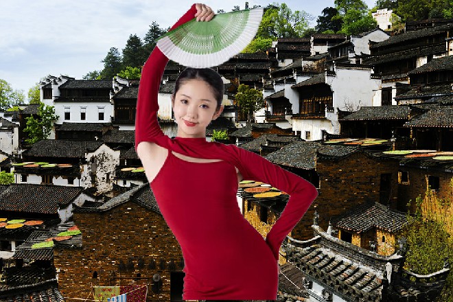 金九咬牙切齿，恶狠狠地看着苏曼s，似乎想把他生吞活剥一般