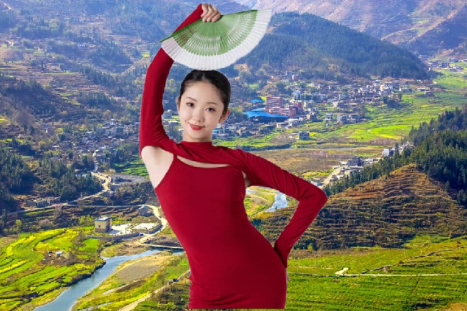 伊轩哭丧着脸，你徒弟我今天差点就被唐门的人给撸了