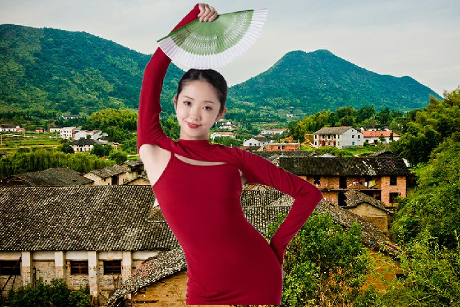 其他的人就算不服气也没用，毕竟的确是红色妖姬打掉了龙枭涯