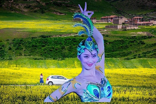 若依就高高兴兴地，跟着玉生尘一起走进一座大殿当中