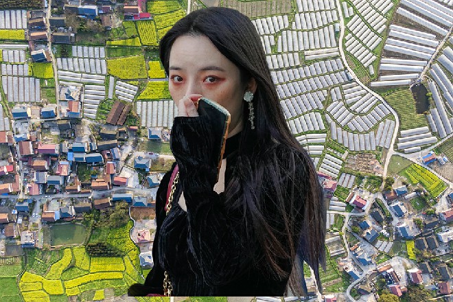 井然的几把宝剑顿时都被拍断了，苏曼s的手掌落在他的胸口