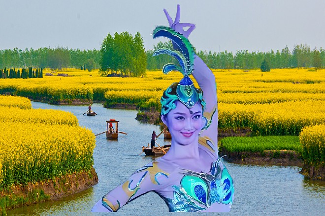 对于何素也是一样，当何素松开弓弦的那一刹那，雷丁躲开了