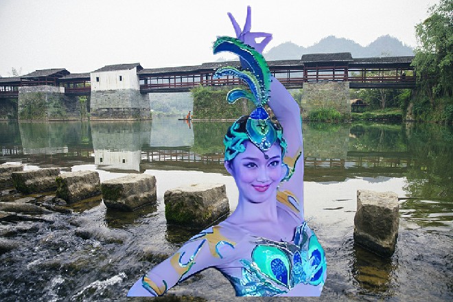 天道身体轻轻站了起来，站在那天台上，衣摆随着风舞动