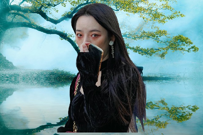 薇薇安伸手抚摸着小俊的头，只要有小俊陪在我身边就好了