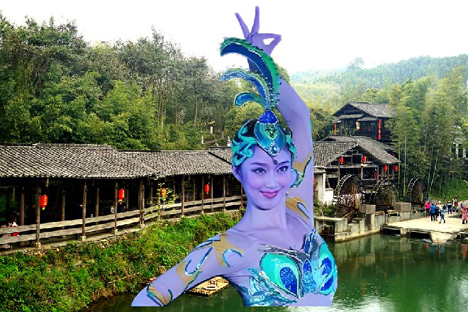 王海倒是不害怕，而是看着罗莉那火辣辣的身材吹了声口哨