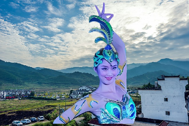 苏曼s下意识地用超声波感知了一下，发现门外站着一个女子