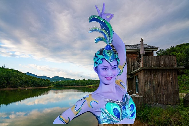 这丫头咋了，今天吃错药了苏曼s像看着外星人一样看着王玥