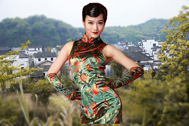 但镜的攻击对苏曼s好像无效，根本无法突破苏曼s的双手防护