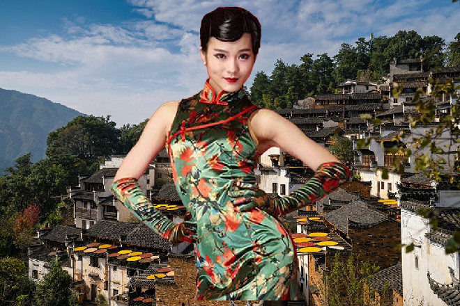 而这时候，美女低下头来，和自己的目光撞到了一起