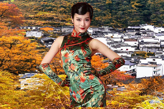 这哥们头发竖起来，一个大的鸡冠头，上面染的五颜六色