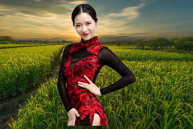 但她此时是贴在廖婧涵的背上，因此被廖婧涵察觉到了