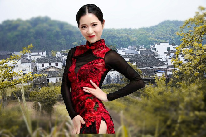 王安麒对着红色妖姬一招手，红色妖姬立刻靠过来，跪在王安麒身前