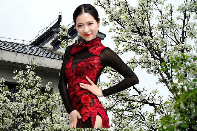若依突然往前一步，井然感受到了威胁，下意识地想退后