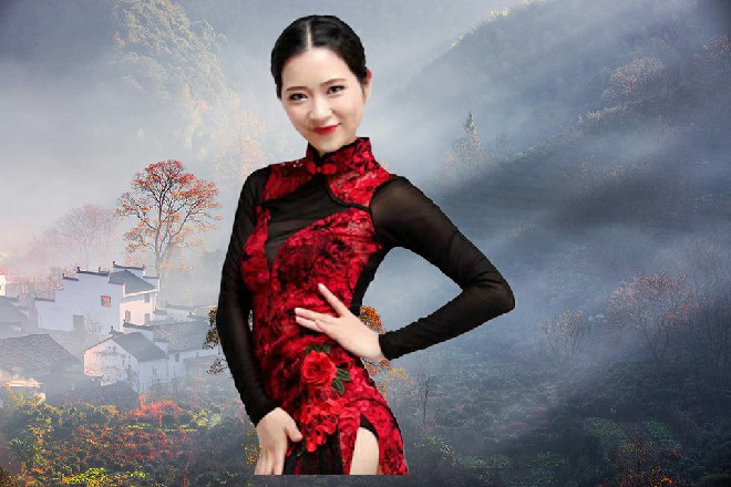 说着，不顾另一个同事瞪大的眼珠子，直接走进了府中