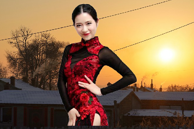 苗甜和红色妖姬两个人忍不住嘀咕着，而风花影却偷偷笑了起来