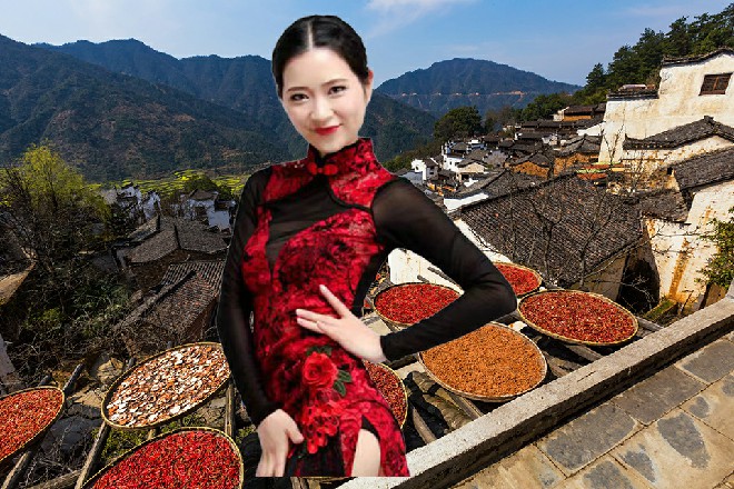 周围的人看到他们两个人打的跟大闹天宫似的，都忍不住骂道
