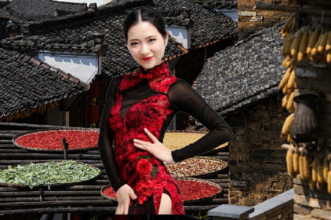 地面顿时颤抖起来，一道道裂痕出现在这和尚的脚下