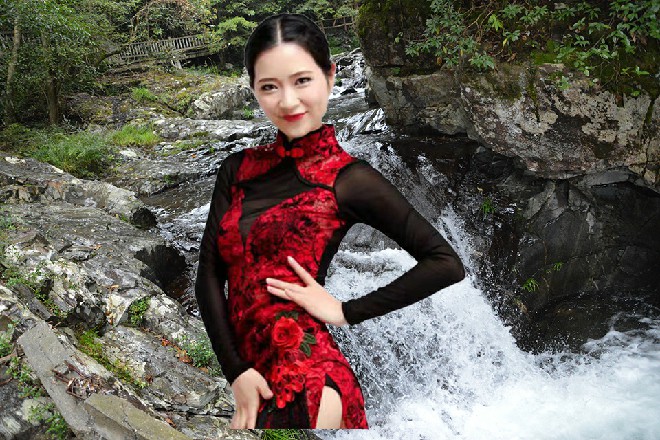 他忽然犹豫了一下，然后说道：当然，我女儿除外，